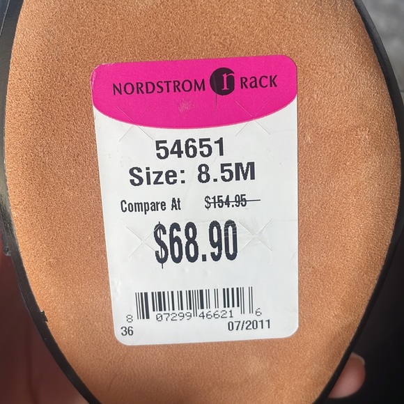 New Max Studio Heels - Picture 7 of 7